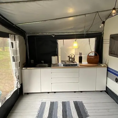 Przyczepa Abordaz Na Campingu Kormoran * Hel