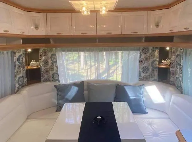 Przyczepa Abordaz Na Campingu Kormoran 营地