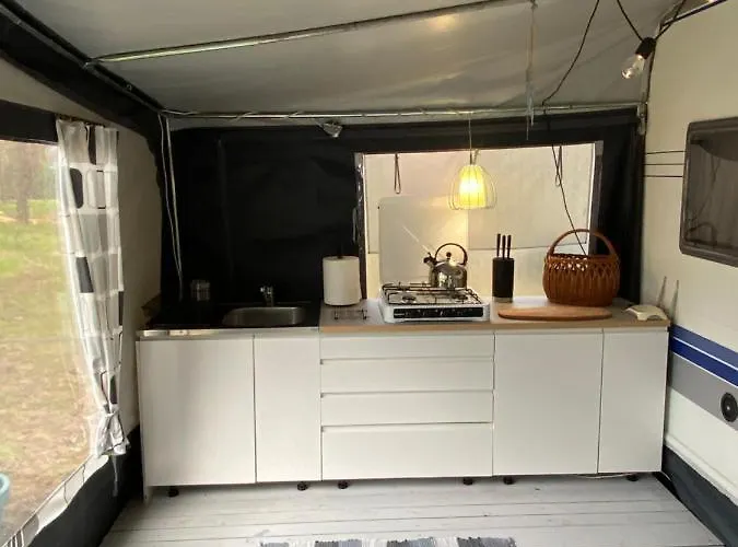 Przyczepa Abordaz Na Campingu Kormoran * 赫尔